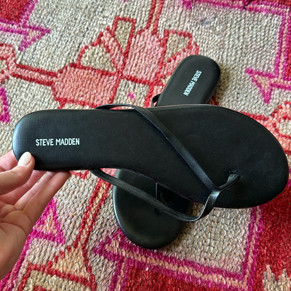 Steve Madden Flip Flops - NWOT